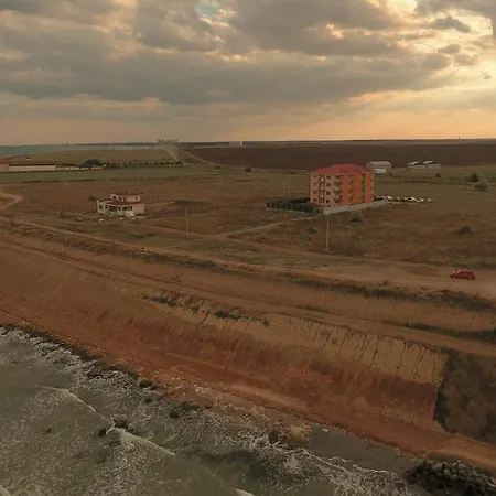 Casa Eden كوستِنيست