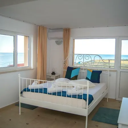 Casa Eden كوستِنيست